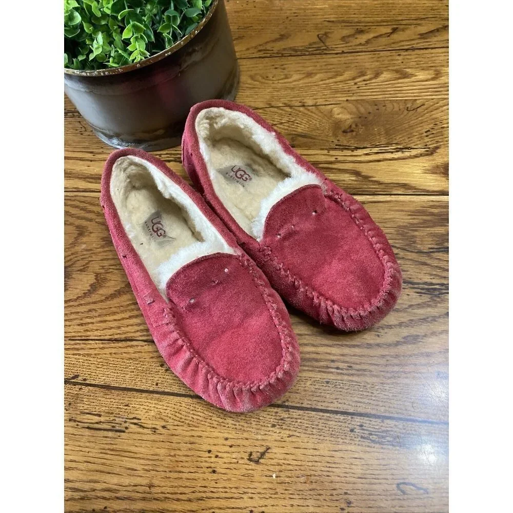 UGG Australia Dakota Moccasins Slippers Big Kids Size 3.5 Red Leather Shoes